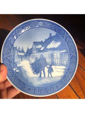 Royal Copenhagen 1980 Christmas Plate
